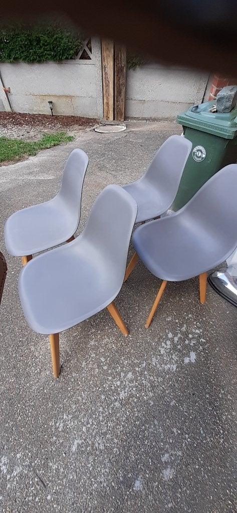 Beperkte kleine moderne inboedel, Ophalen