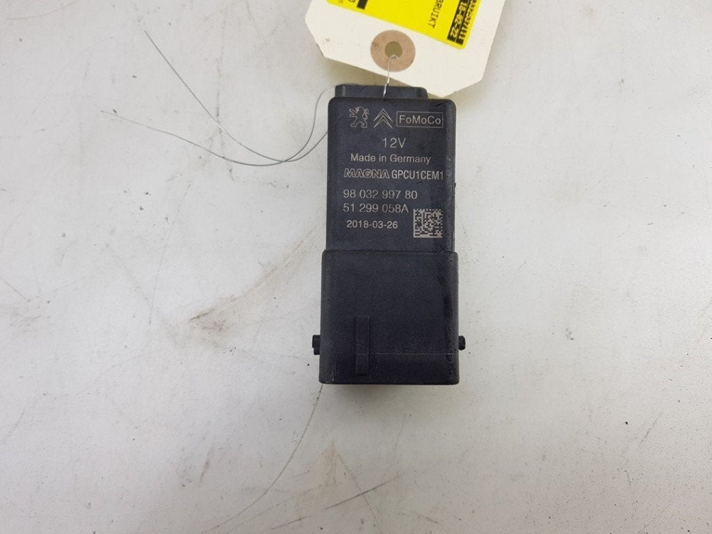 VOORGLOEI RELAIS Citroën SpaceTourer (|9803299780|), Gebruikt, Citroën, Kontakt-citroen@citroen.com, Citroën Deutschland GmbH