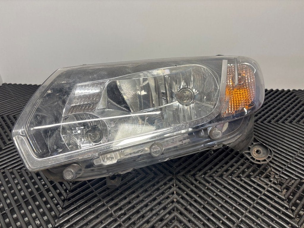 PHARE / OPTIQUE AVANT GAUCHE Dacia (|260608494R|), Dacia, Renault Deutschland AG, Utilisé, Peter-Huppertz-Straße 5
51063  Köln, DE