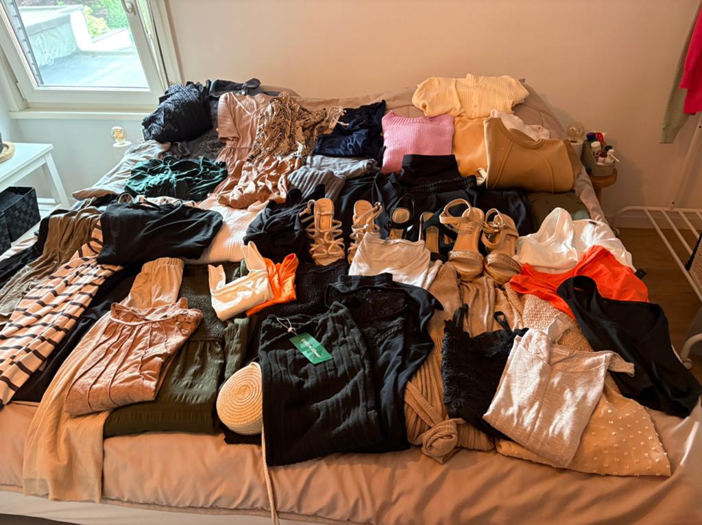 Pakket dames kledij, nieuwe en gedragen meer dan 65 stuks, Kleding | Dames, Ophalen, Zo goed als nieuw