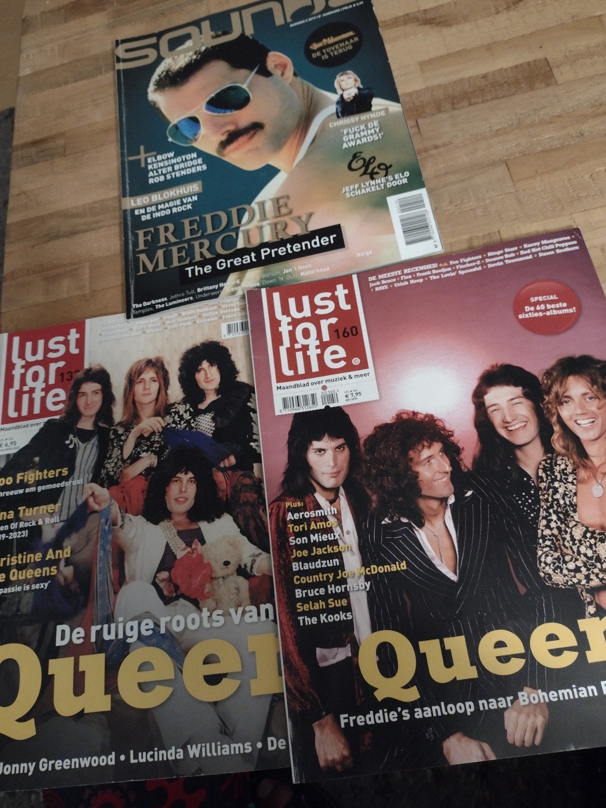 LOT: 3 Muziekmagazines QUEEN-FREDDIE MERCURY, Verzamelen, Ophalen of Verzenden, 1980 tot heden, Tijdschrift