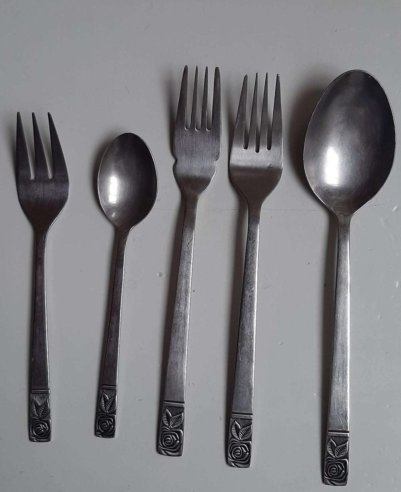 Je cherche ces couteaux fourchettes faire offre, Enlèvement, Comme neuf