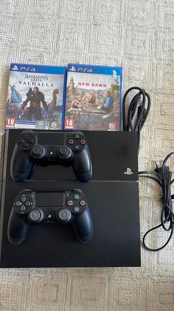 PlayStation 4 + 2 manettes + 2 jeux – Excellent état, Consoles de jeu & Jeux vidéo, Enlèvement, Comme neuf