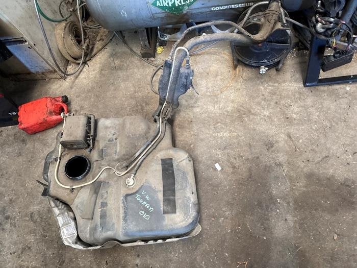 Réservoir de carburant d'un Volkswagen Tiguan, Volkswagen, -, 3 mois de garantie, Utilisé