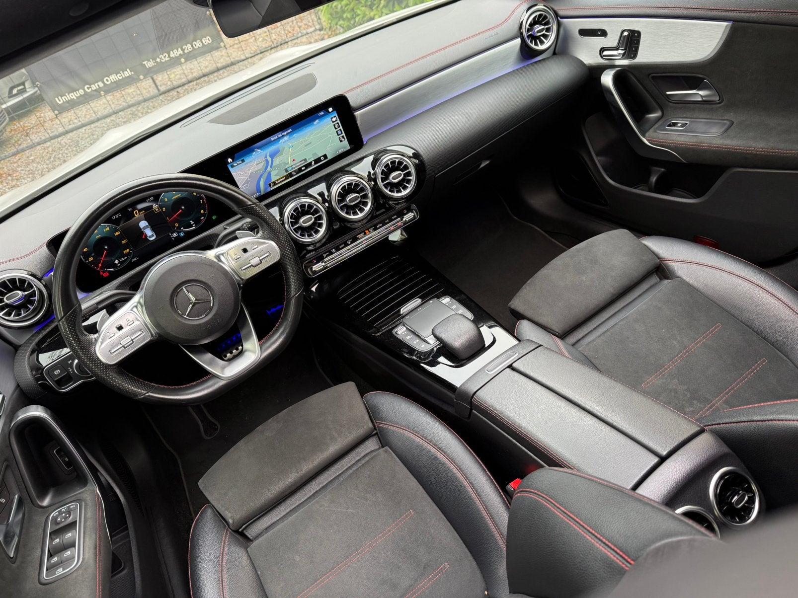 Mercedes CLA 180 AMG Nightpack Berline Pano Autom Full 2020, CLA, Wit, Bedrijf, 5 deurs