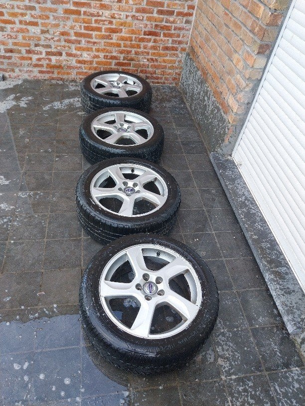 Volvo V70  Velgen 5 gaten   band 225/50 R17, Auto-onderdelen, Banden en Velgen, Ophalen, Gebruikt, Velg(en), 17 inch