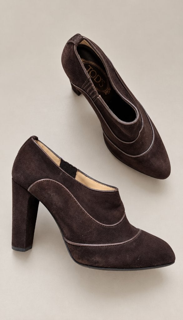 Tod’s donkerbruine suède pumps – maat 37,5, Kleding | Dames, Bruin, Lage of Enkellaarzen, Ophalen of Verzenden, Zo goed als nieuw