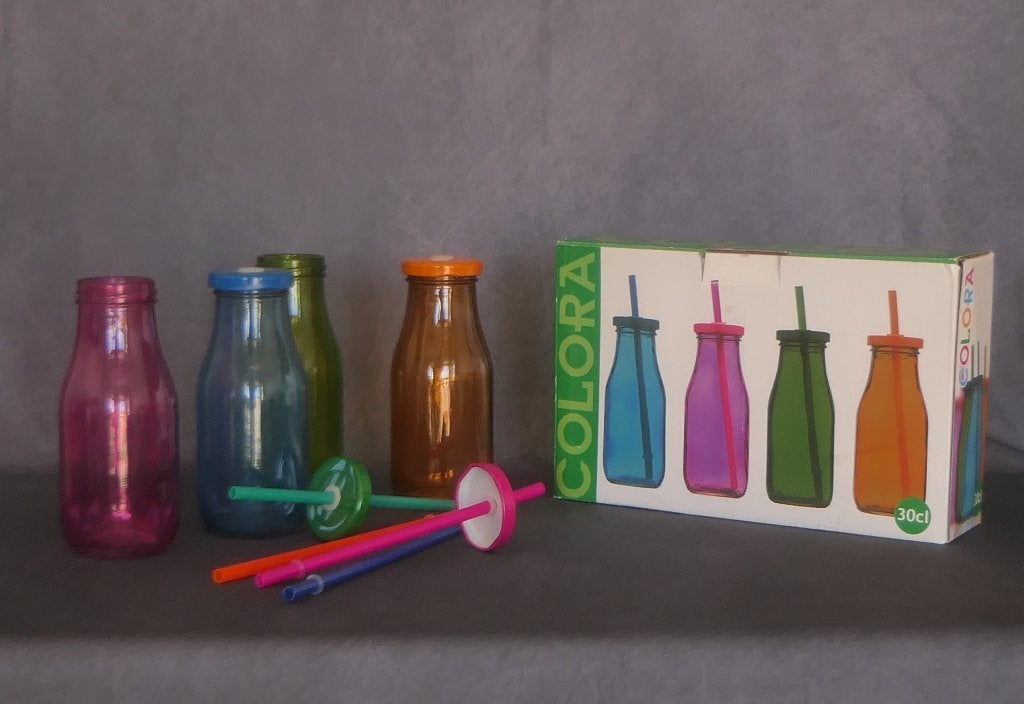 glazen drinkflessen multicolor met wasbare rietjes, Sport en Fitness, Ophalen of Verzenden, Zo goed als nieuw