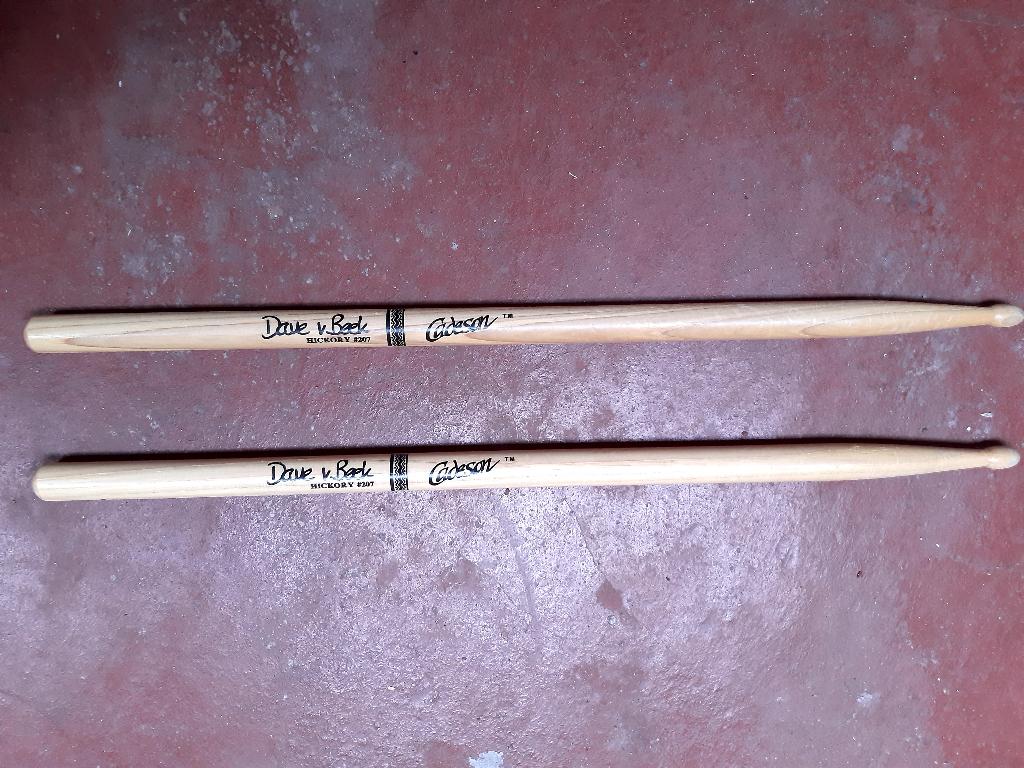 Drumsticks, Ophalen