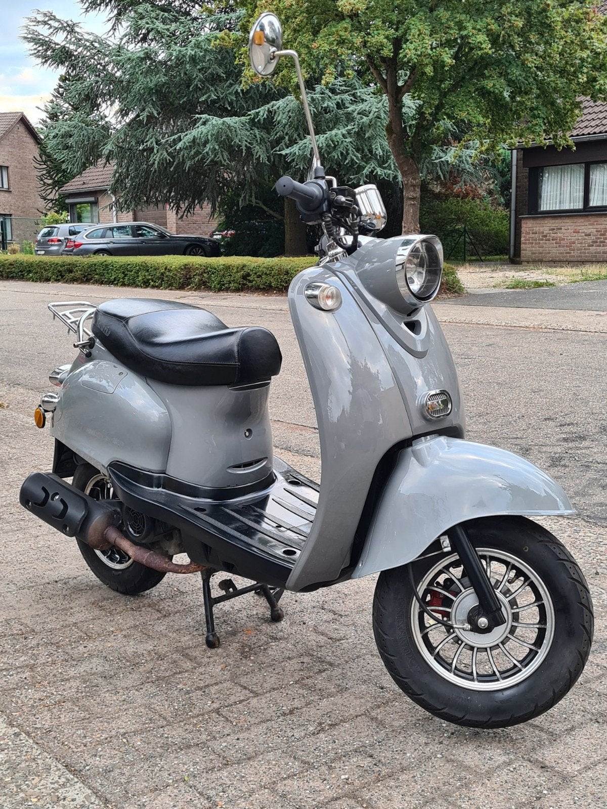 A klasse 25per uur Lasouris zo goed als nieuw 5600klm Top, Fietsen en Brommers, Scooters | Aprilia, Ophalen of Verzenden