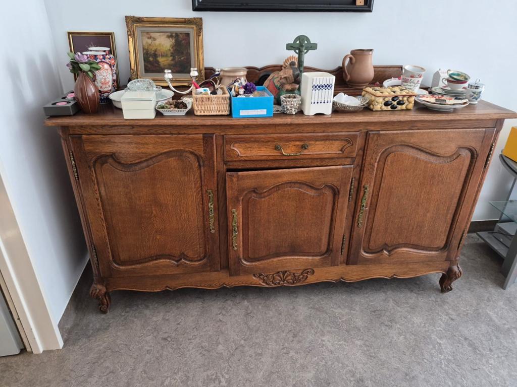 Slaapkamer en kasten gratis af te halen in Koksijde., Huis en Inrichting, Ophalen