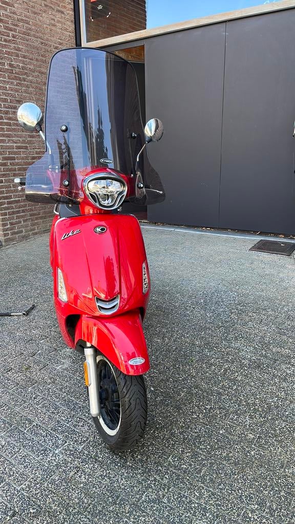 Rode kymco like 50, Fietsen en Brommers, Ophalen, Zo goed als nieuw, Kymco