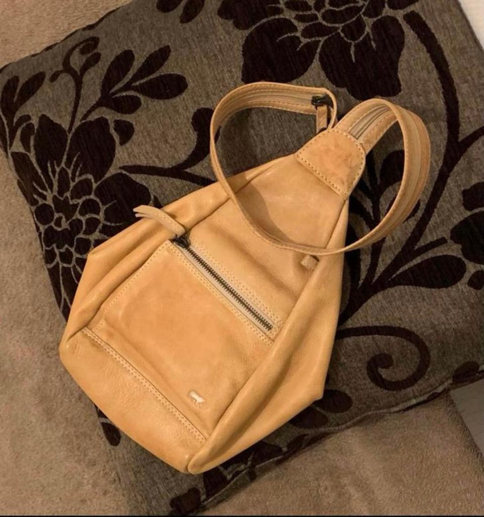 Très beau sac à main/épaule/sac à dos en CUIR, Enlèvement, Comme neuf