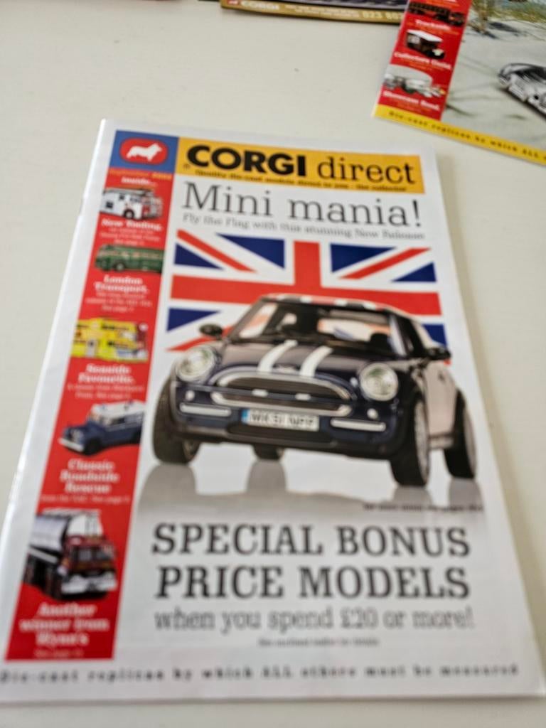 Corgi Direct tijdschriftcatalogus, Ophalen of Verzenden, Corgi