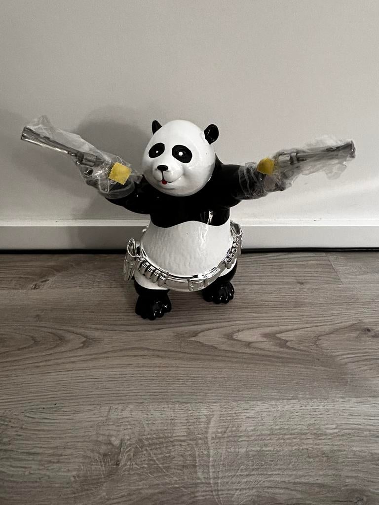 Van Apple - Street panda ‘Guns Up’, Antiek en Kunst, Ophalen of Verzenden