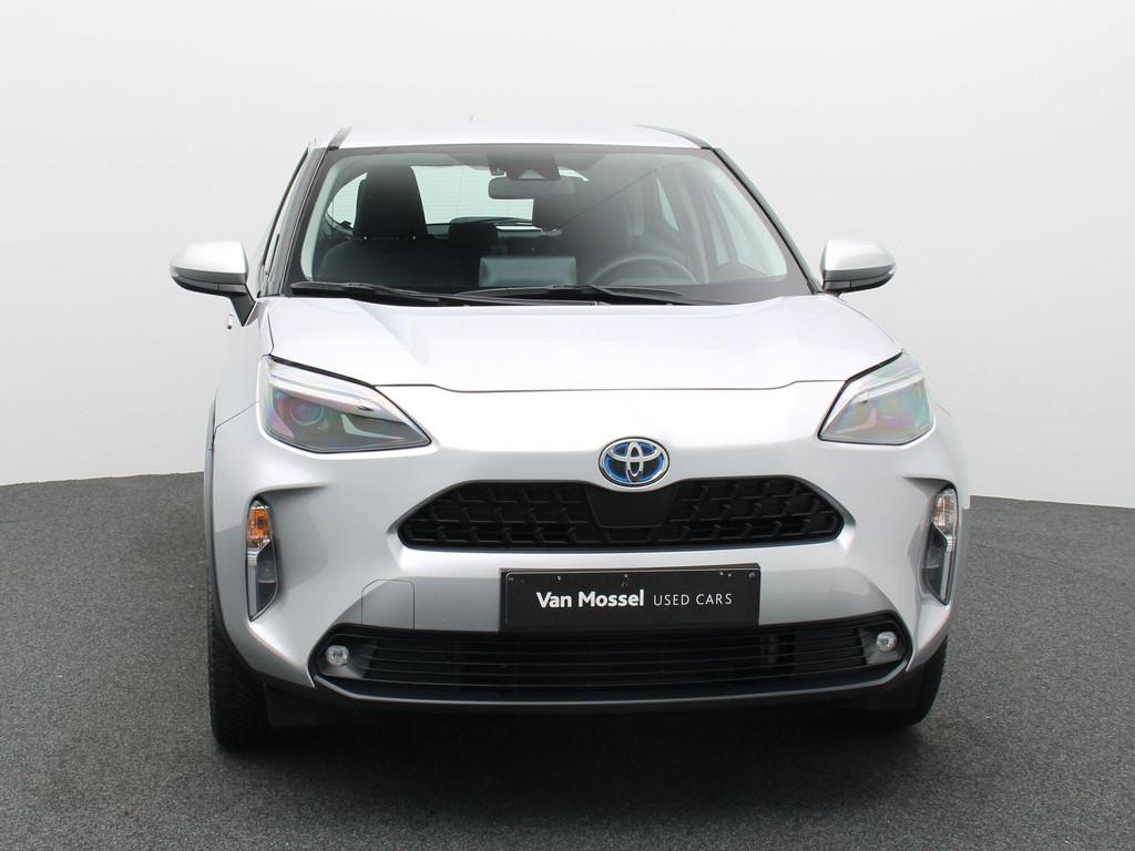 Toyota Yaris Cross 1.5 VVT-ie Hybrid 85kW Dynamic CVT, Chargement par induction pour smartphones, Argent ou Gris, Achat, 750 kg