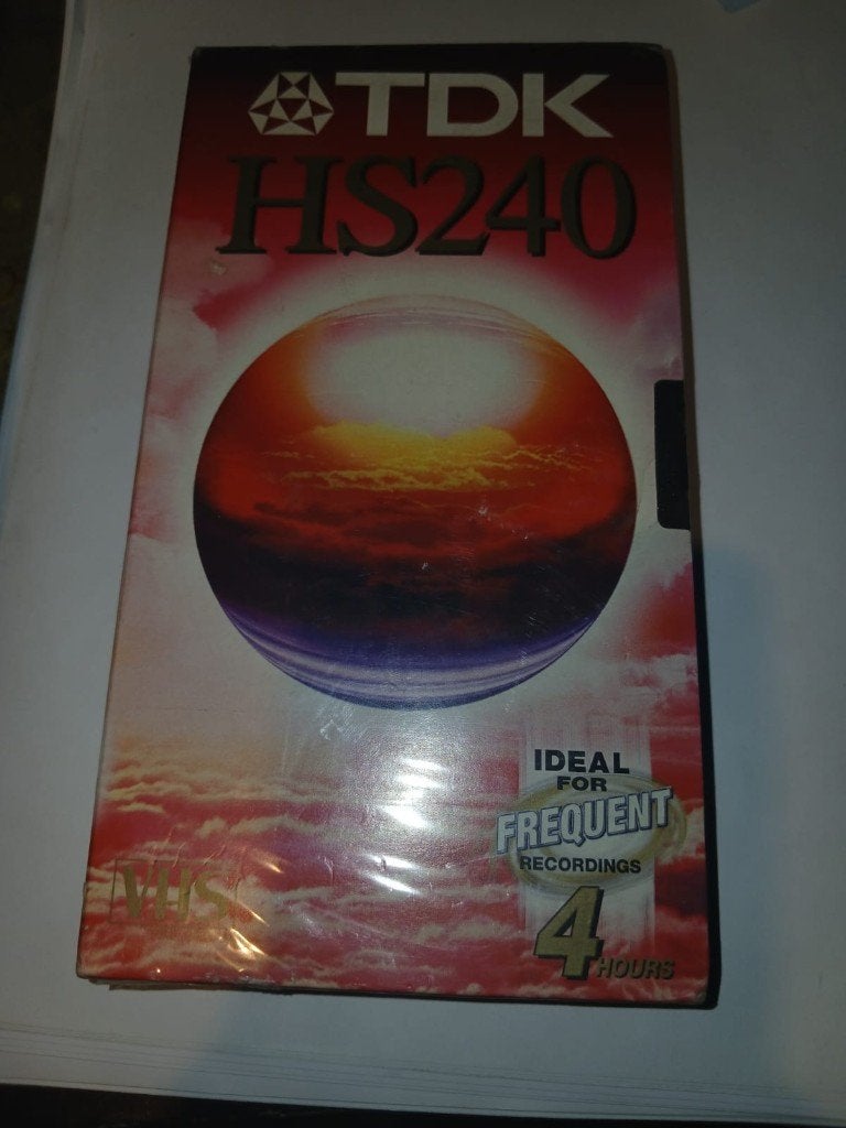 Cassette vidéo vierge TDK HS240, Enlèvement ou Envoi, Neuf, dans son emballage, Vierge
