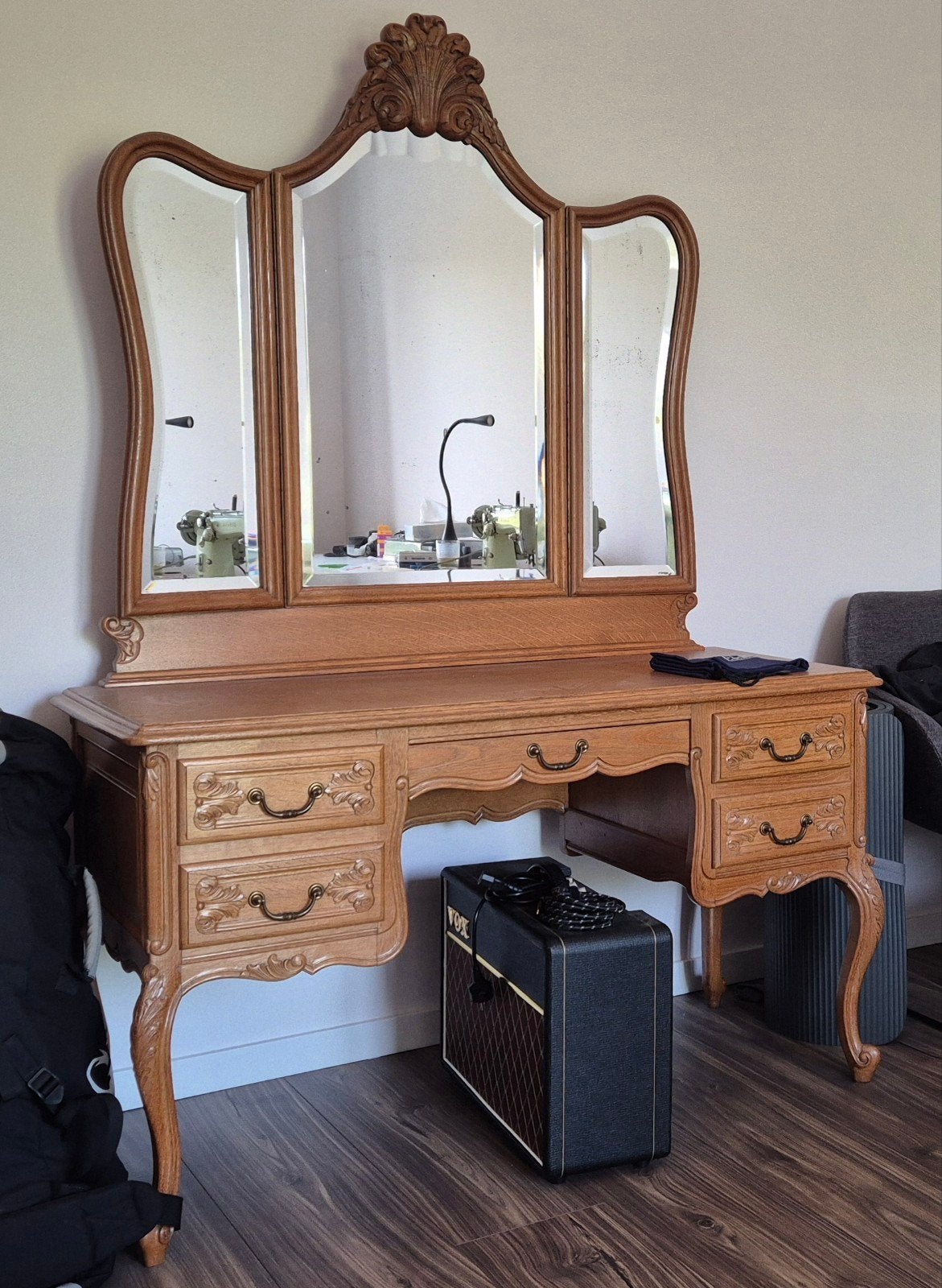 Houten kaptafel, Ophalen