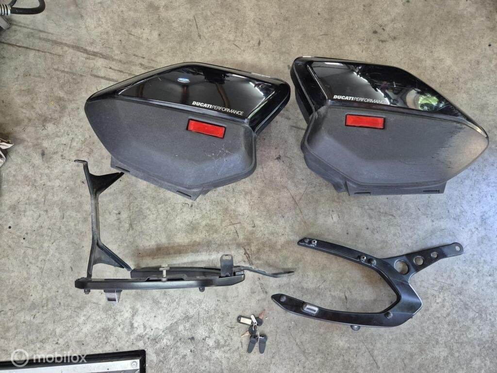 Kofferset koffers 4 sleutels Multistrada 620 1000 1100, Motoren, Gebruikt, Factorystore.service@ducati.com, Ophalen of Verzenden