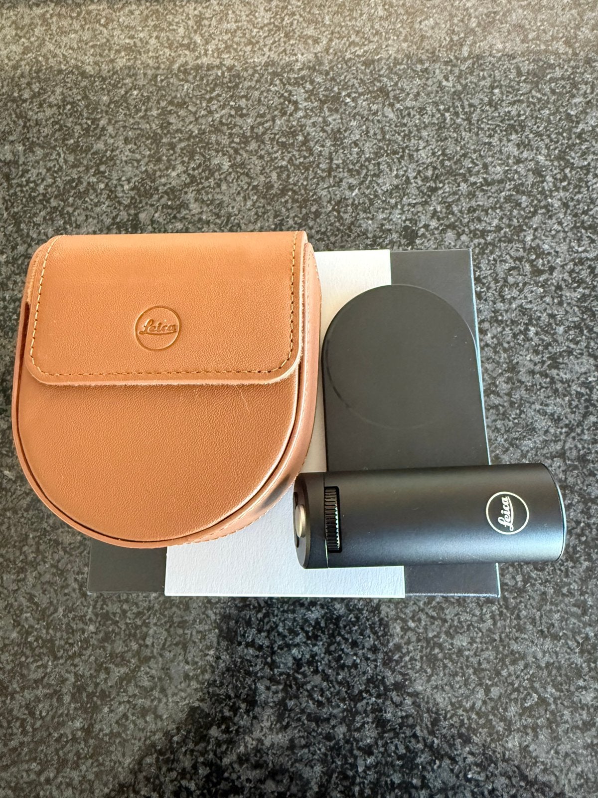 Leica LUX Grip + Étui en cuir, Enlèvement ou Envoi, Batterie, Leica