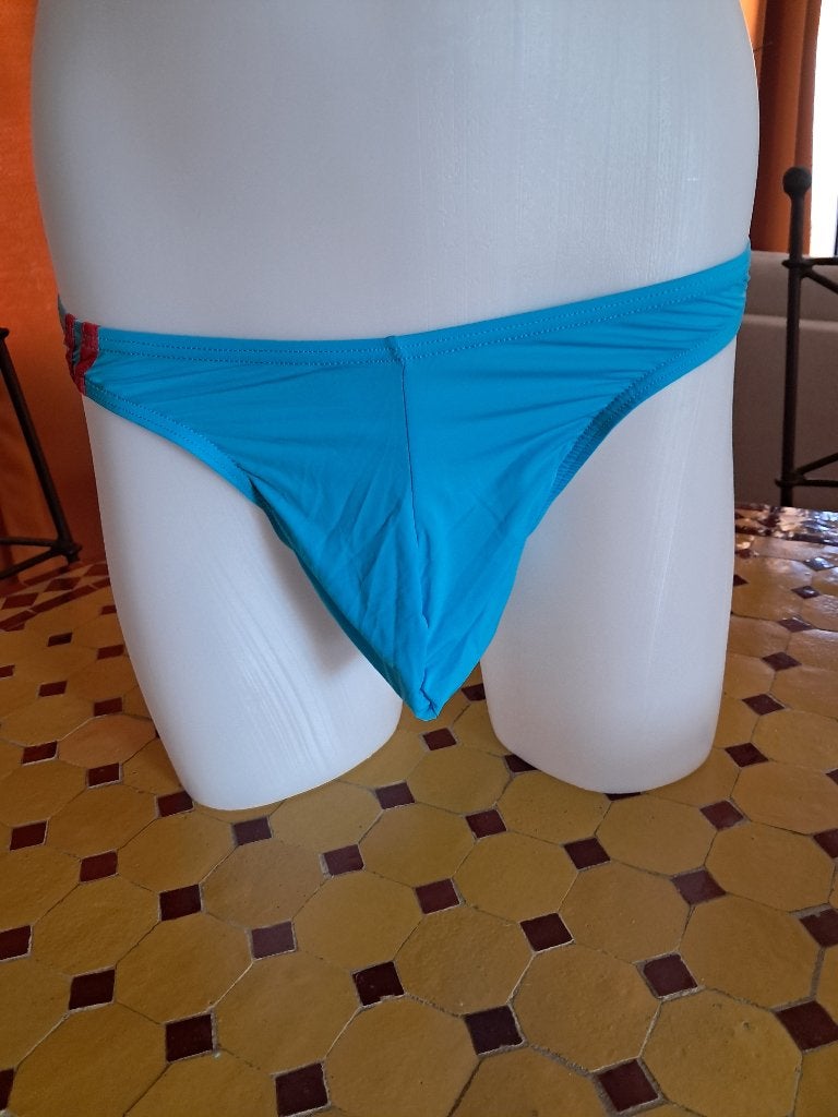 Superbe String Turquoise pour Homme Taille L, Enlèvement