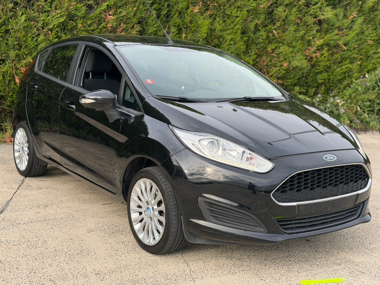 Ford fiesta 1.0i 2016 EURO 6B AIR CO / LED / JANTES, Autos, Achat, Euro 6, Entreprise, Boîte manuelle