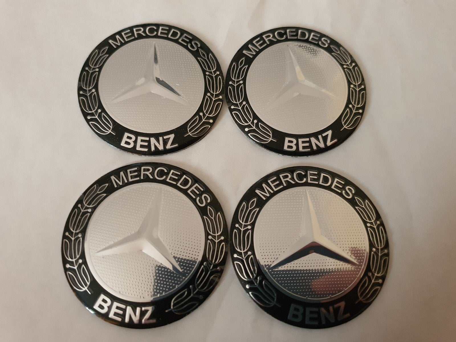 Autocollants couvre-roues Mercedes diamètre 65 mm, Enlèvement ou Envoi