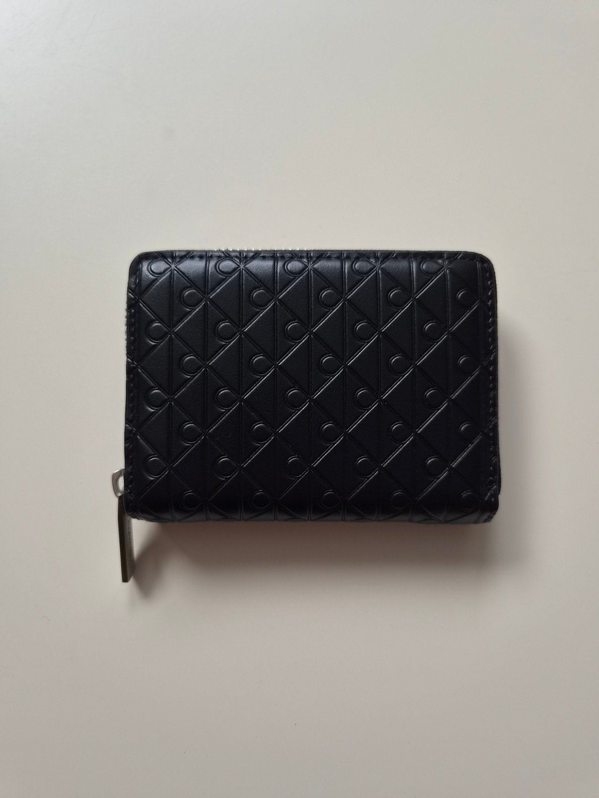 Portefeuille Zippé Calvin Klein Noir Motifs Geometriques, Bijoux, Sacs & Beauté, Neuf, Autres marques, Cuir, Enlèvement ou Envoi
