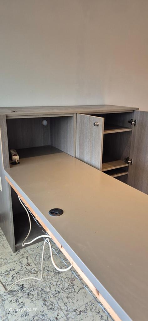 Bureau met kast, Ophalen, Gebruikt
