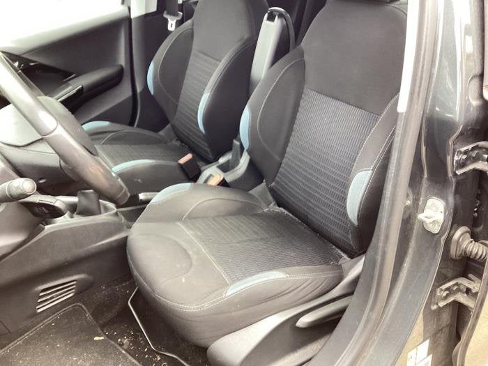 Kit revêtement (complet) d'un Peugeot 208, -, 3 mois de garantie, Utilisé, -