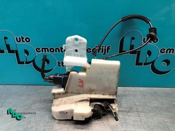 Deurslot Mechaniek 4Deurs links-voor van een Volkswagen Polo, Gebruikt, -, Volkswagen, -