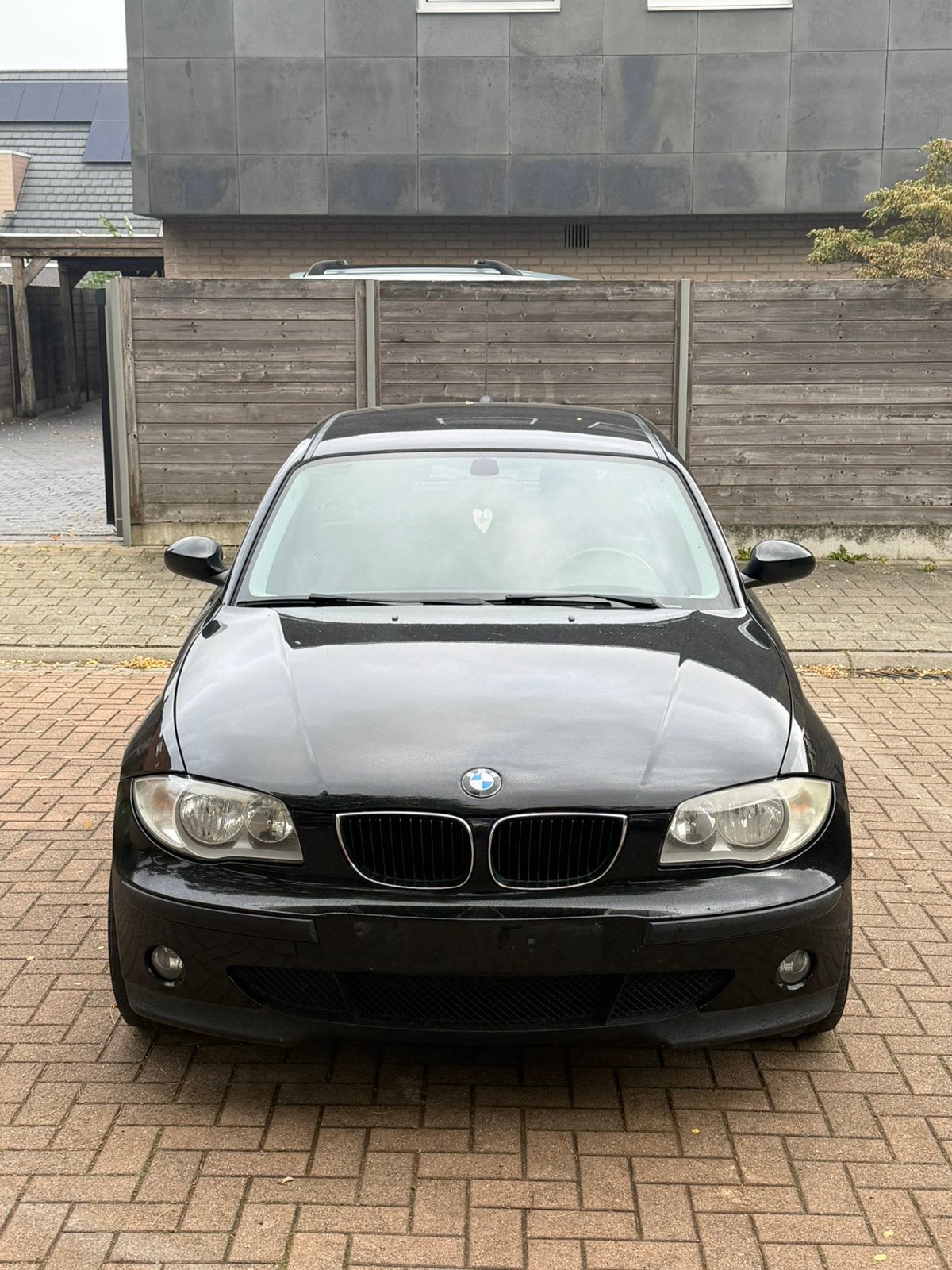 BMW 1 Serie benzine airco + gekeurd voor verkoop, Auto's, Verwarmde buitenspiegels, Zwart, Particulier, Dealer onderhouden