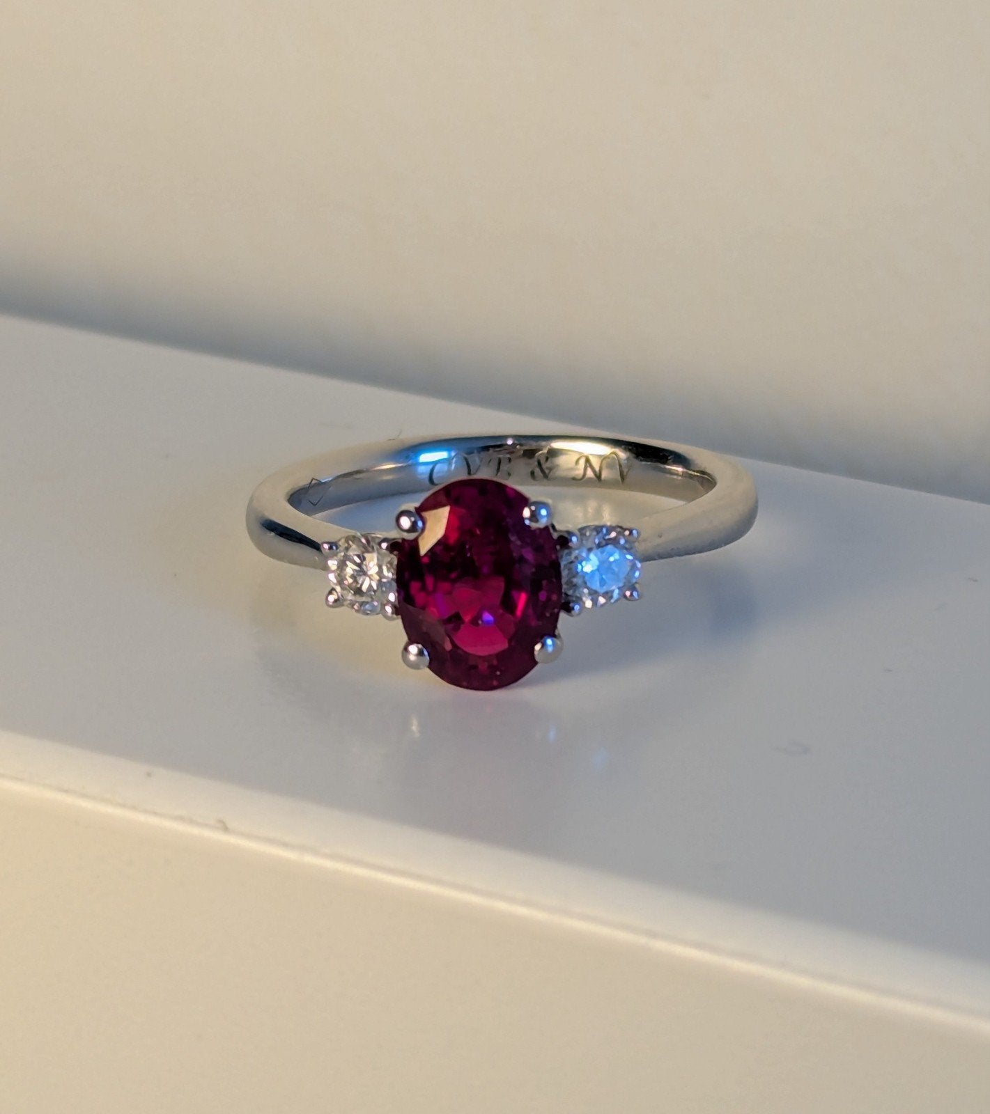 Ring van 2,99 gram 18 ct wit goud met 1,63 ct Robijn, Wit, Nieuw, Ophalen of Verzenden, Dame of Heer
