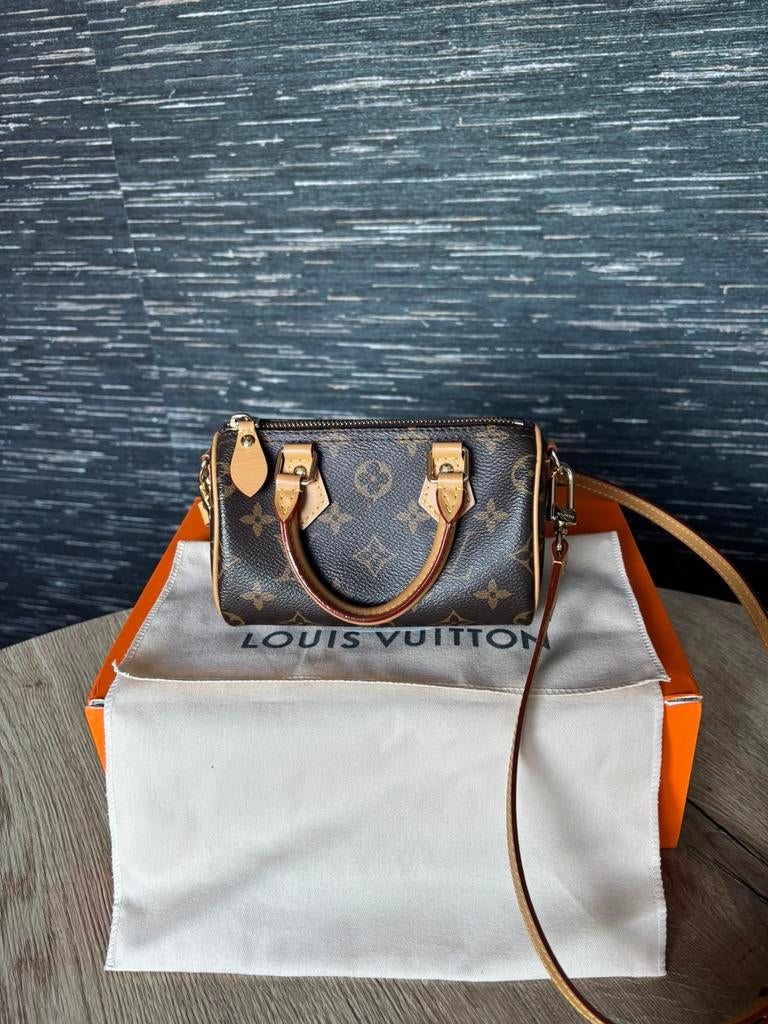 Louis Vuitton Nano Speedy, Bijoux, Sacs & Beauté, Sacs | Sacs Femme, Enlèvement ou Envoi, Comme neuf