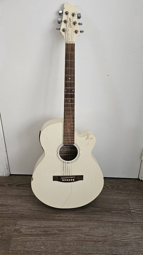 Guitare acoustique à réparer / remplacer une corde, Musique & Instruments, Enlèvement, Utilisé, Guitare classique ou espagnole