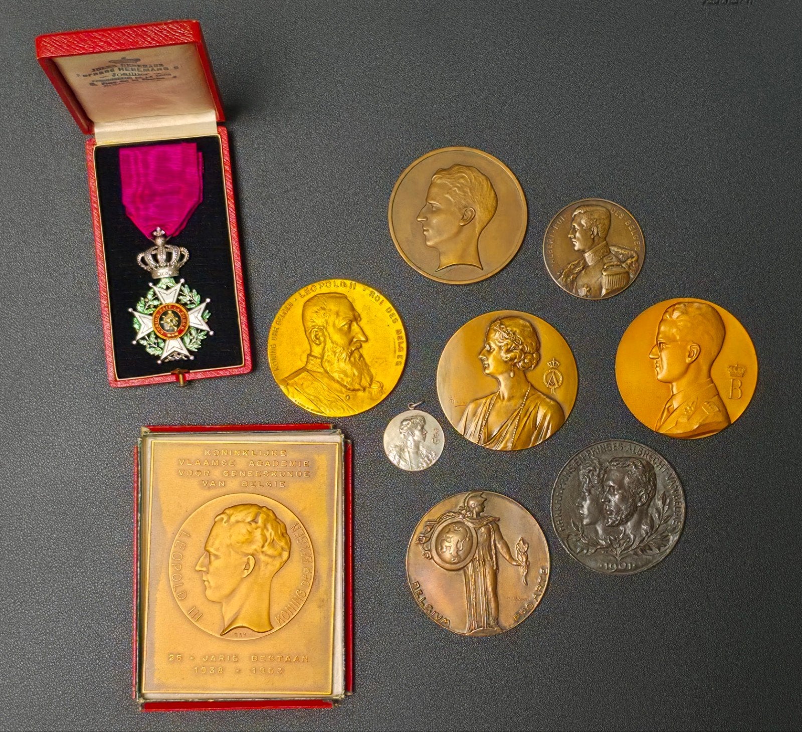 Lot medailles : zie foto's, Postzegels en Munten, Penningen en Medailles, Ophalen of Verzenden