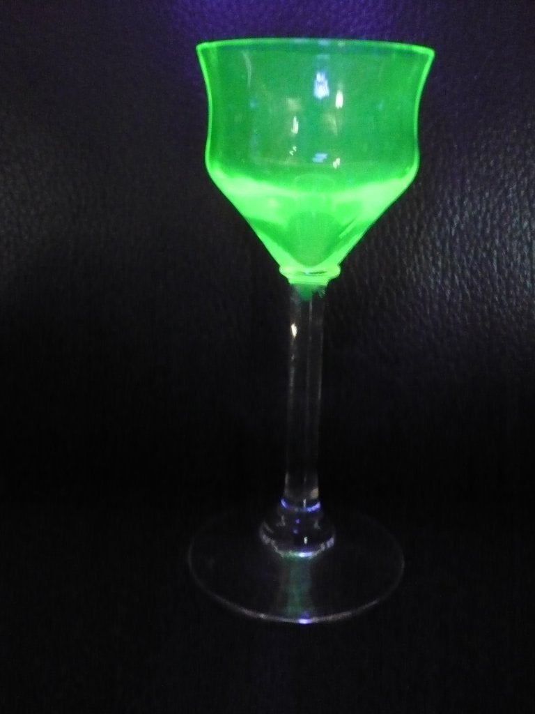 Borrelglas art deco uraniumglas ouraline glas, Antiek en Kunst, Ophalen of Verzenden
