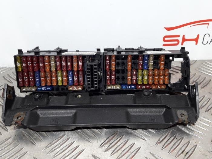 Boîte à fusibles d'un Volkswagen Fox, Volkswagen, -, Utilisé, -