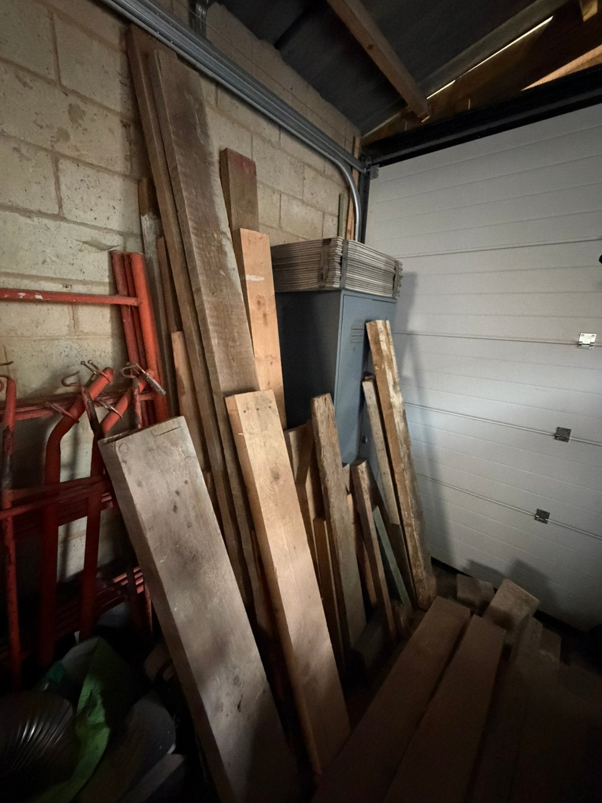 Poutelles en bois de différentes longueurs 2€/m, Bricolage & Construction, Bois & Planches, Enlèvement, Comme neuf, Poutre