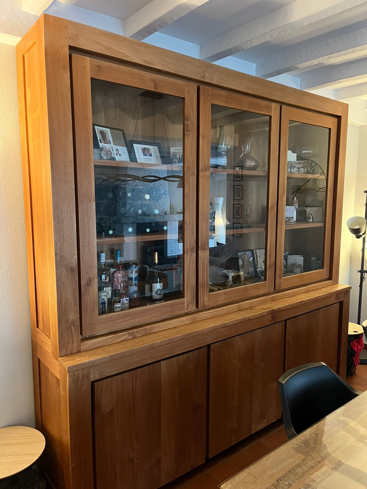 Belle armoire en bois dur, Maison & Meubles, Enlèvement, Utilisé, Avec porte(s)