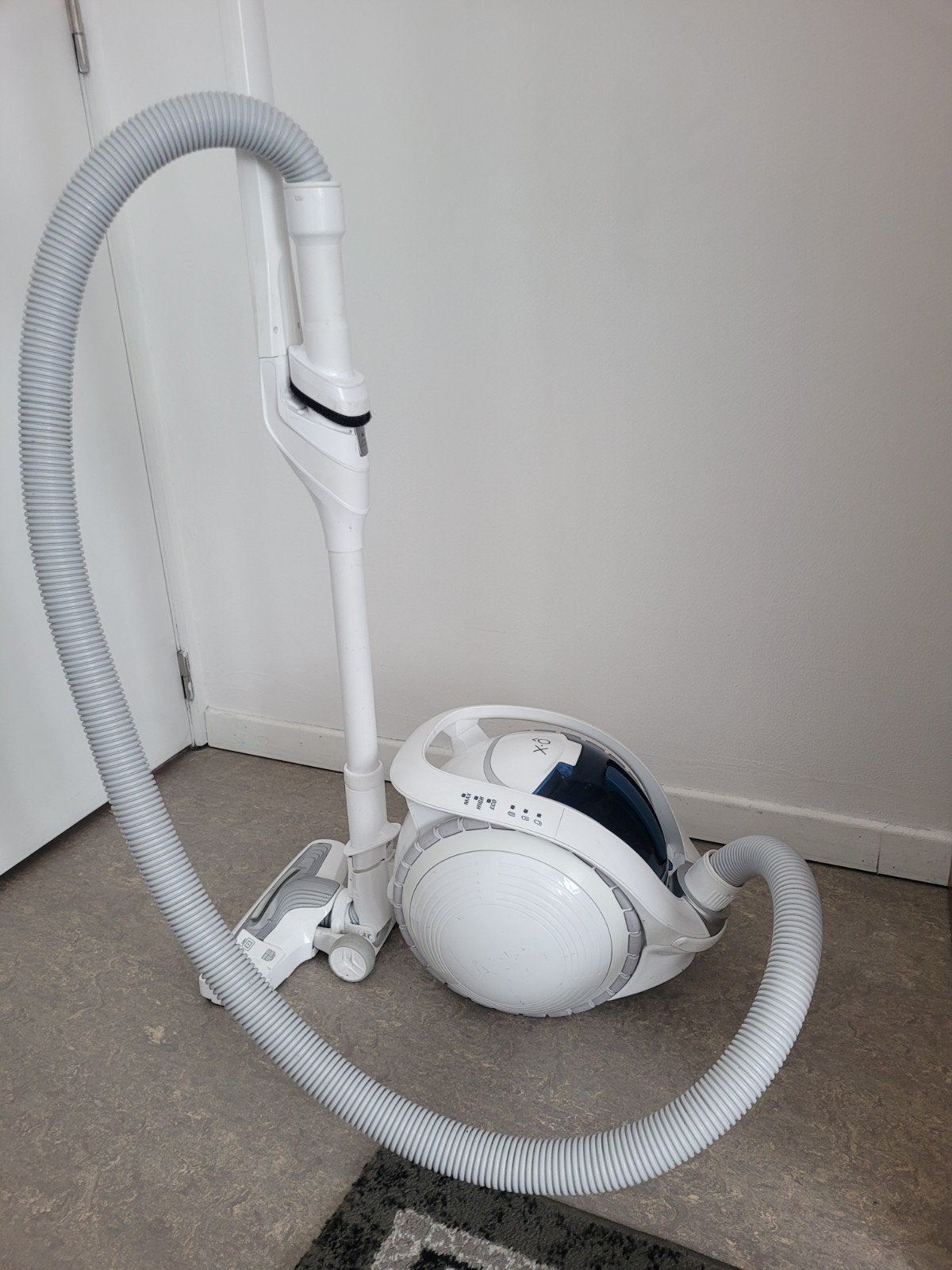 Stofzuiger Rowenta X-Ô 90, Electroménager, Rowenta, Enlèvement ou Envoi, Réservoir, Station de charge