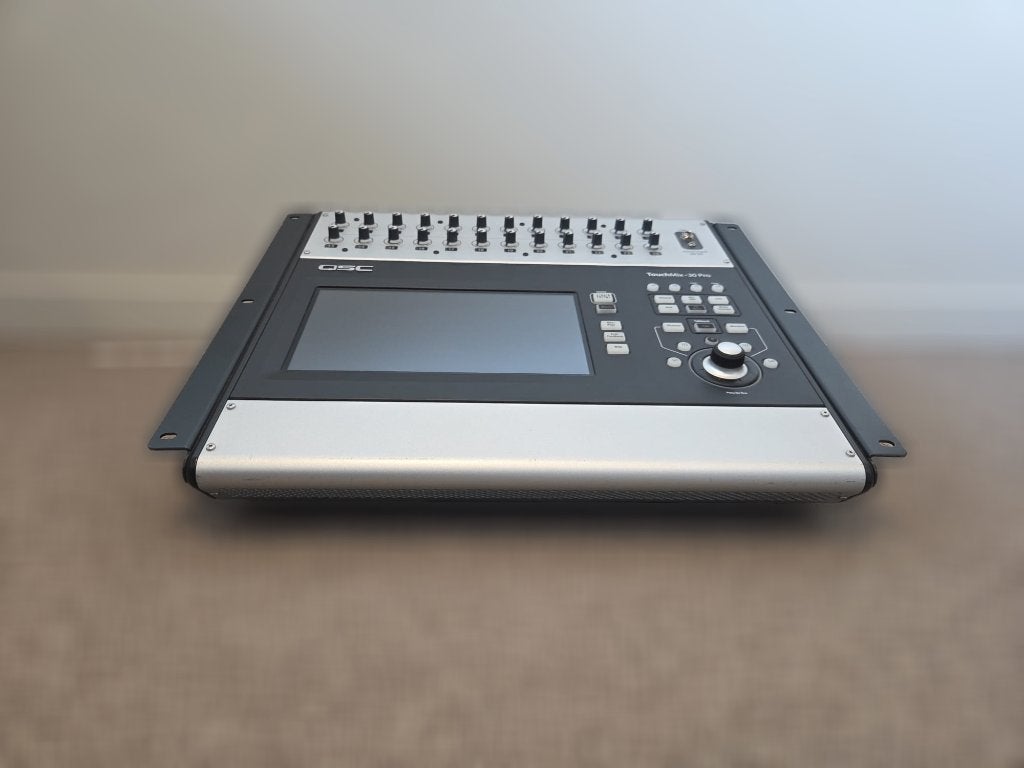 QSC TouchMix-30 Pro, Ophalen, Zo goed als nieuw, 20 kanalen of meer, Microfooningang