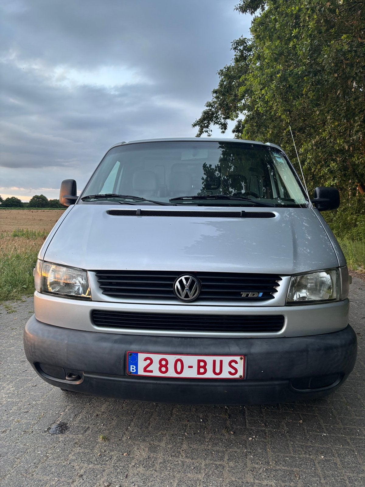Belle VW T4 2.5 TDI longue de 2002 avec 127 000 km, Autos, Argent ou Gris, Achat, Airbags, 5 cylindres