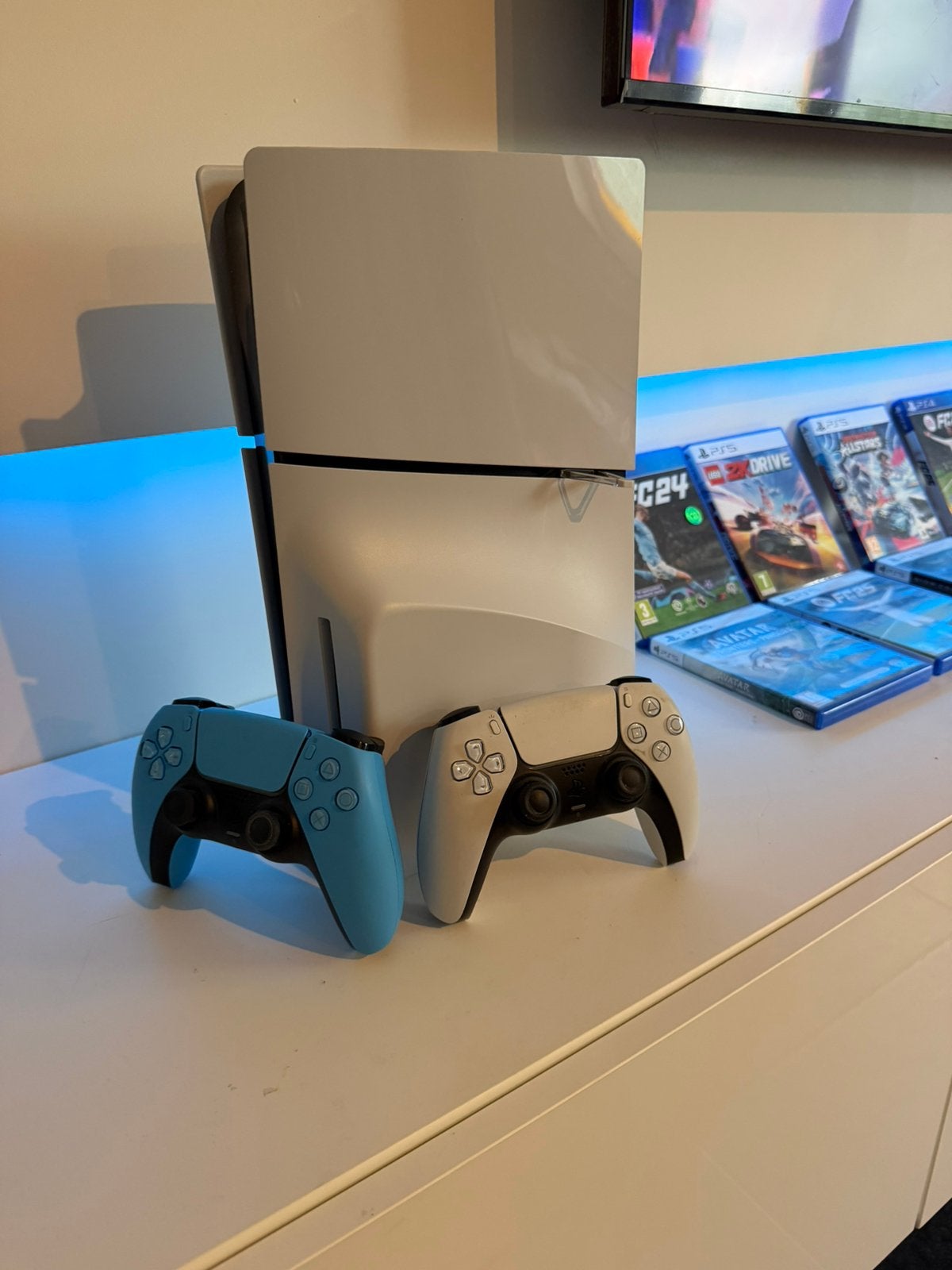 Ps5 slim 2controllers met 11 games, Enlèvement, Comme neuf