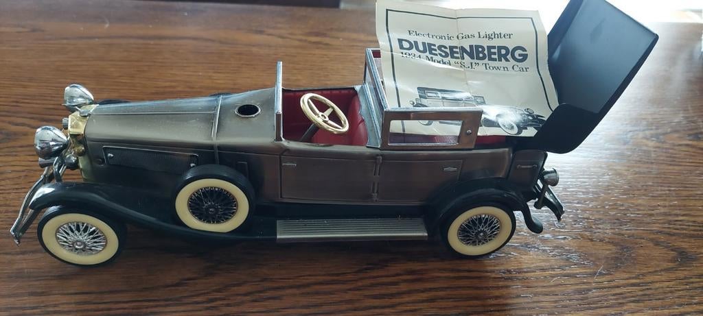 Duesenberg 1934 auto aansteker met doos & papier Vintage, Verzamelen, Rookartikelen, Aanstekers en Luciferdoosjes, Ophalen