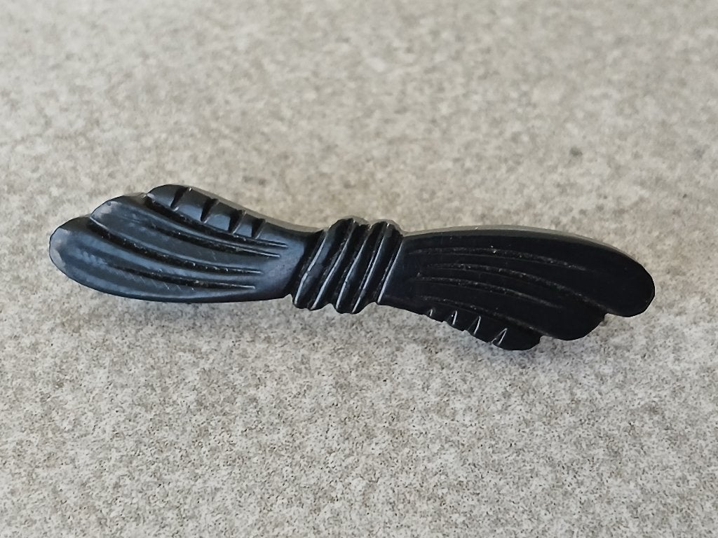 Antieke Art Deco, zwarte buffelhoorn, rouwbroche, Enlèvement ou Envoi, Autres matériaux, Broche