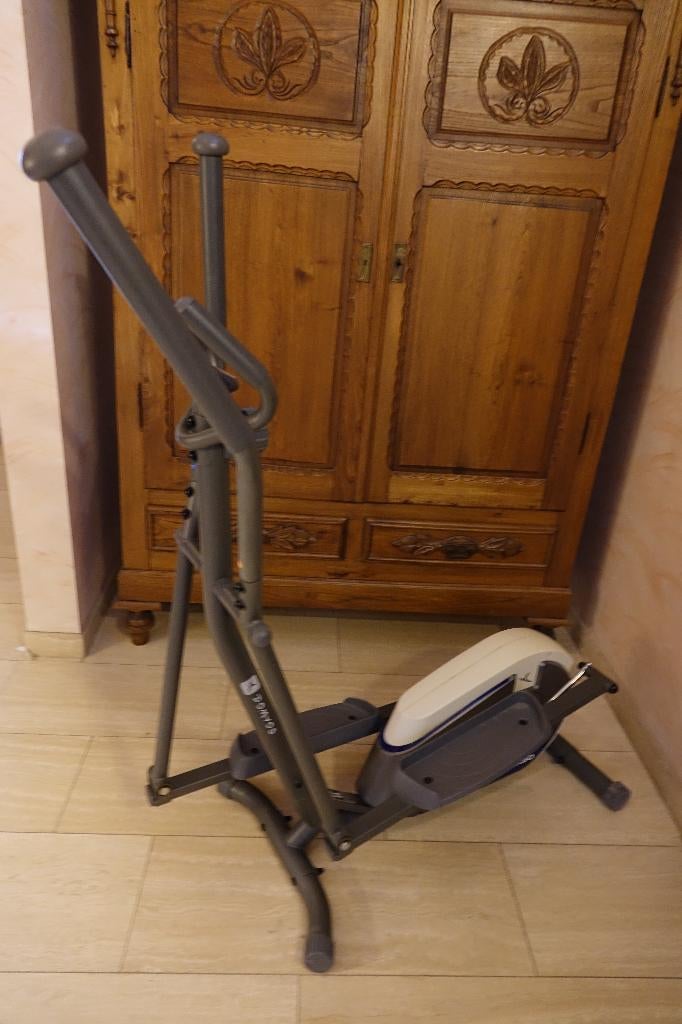 Domyos crosstrainer VE130 zeer weinig gebruikt, Sport en Fitness, Ophalen, Gebruikt, Crosstrainer