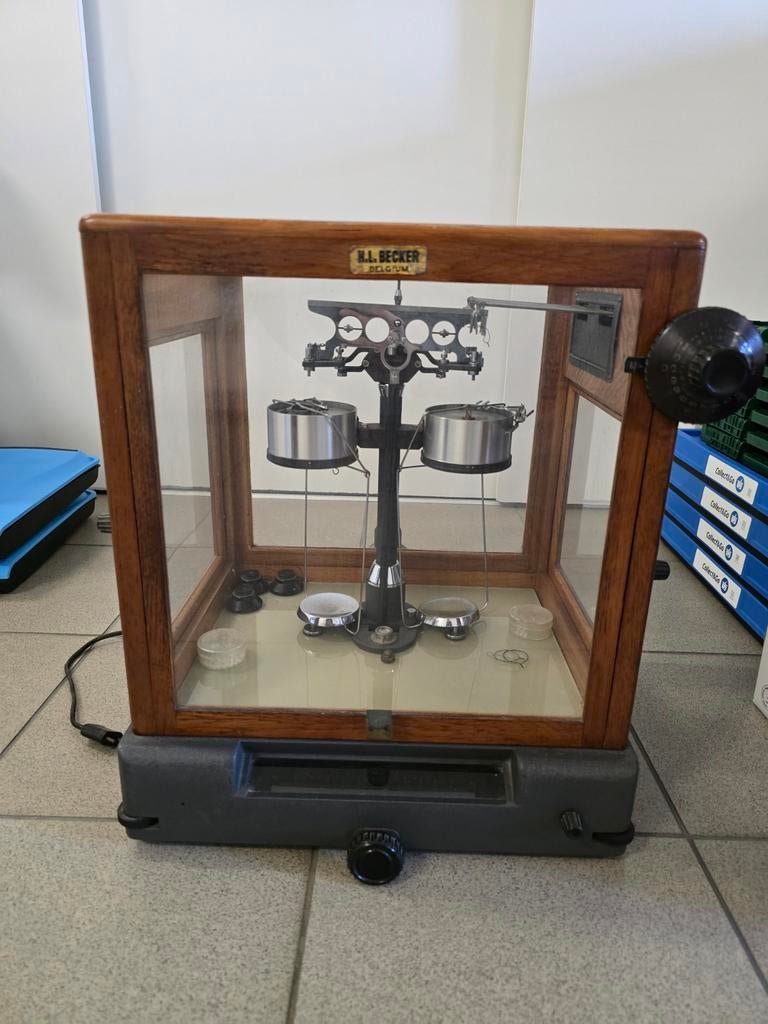 Vintage precisieweegschaal H.L. Becker (Belgium), Collections, Machines | Autre, Enlèvement