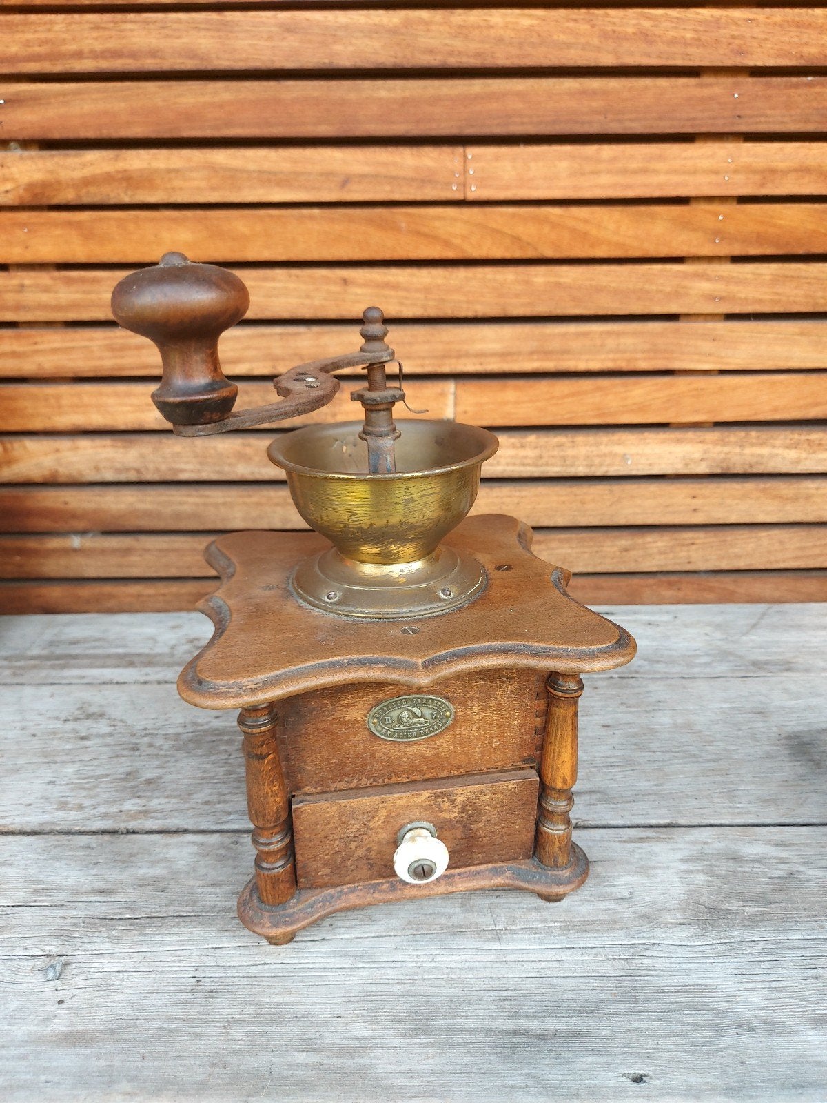 Koffiemolen antiek, Ophalen