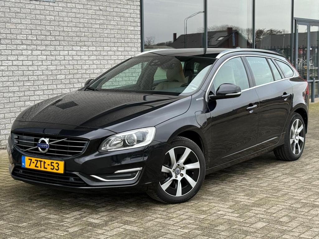 Volvo V60 2.4 D6 AWD Plug-In Hybrid XENON LEDER FULL, Auto's, Automaat, Beige, Zwart, Leder